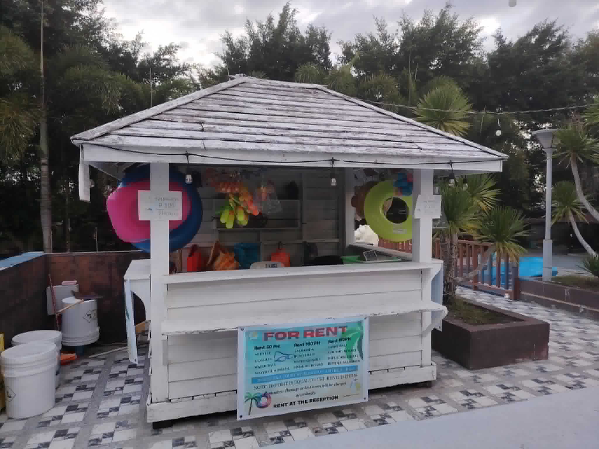 Poolside rentables area